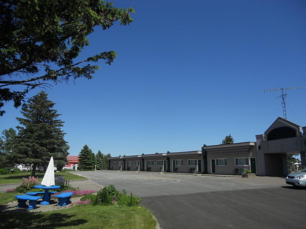 Motel Normandie Louiseville エクステリア 写真