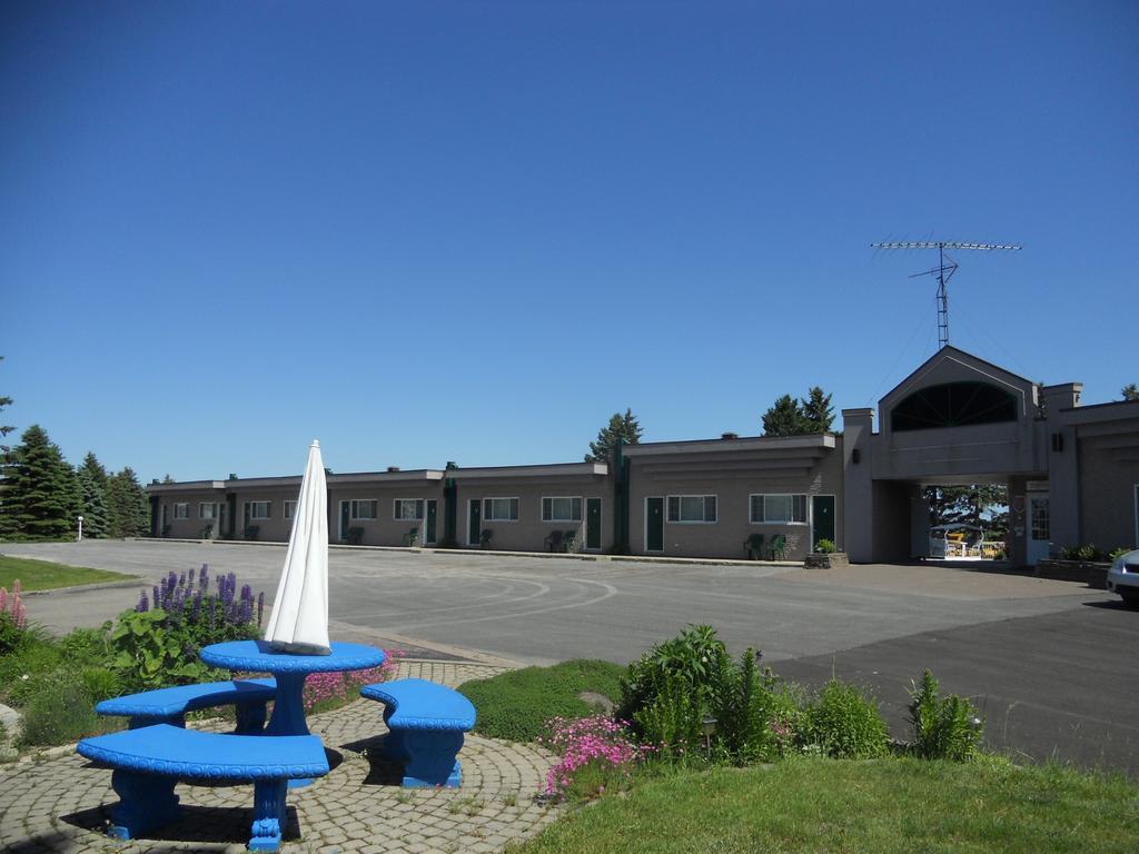 Motel Normandie Louiseville エクステリア 写真