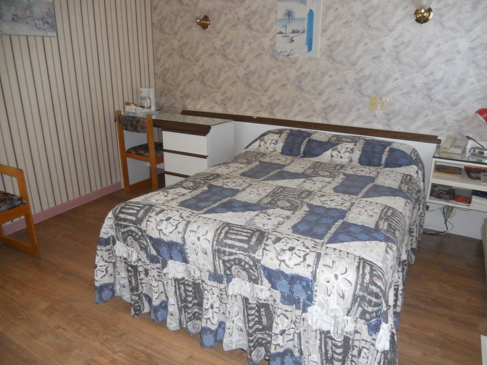 Motel Normandie Louiseville エクステリア 写真