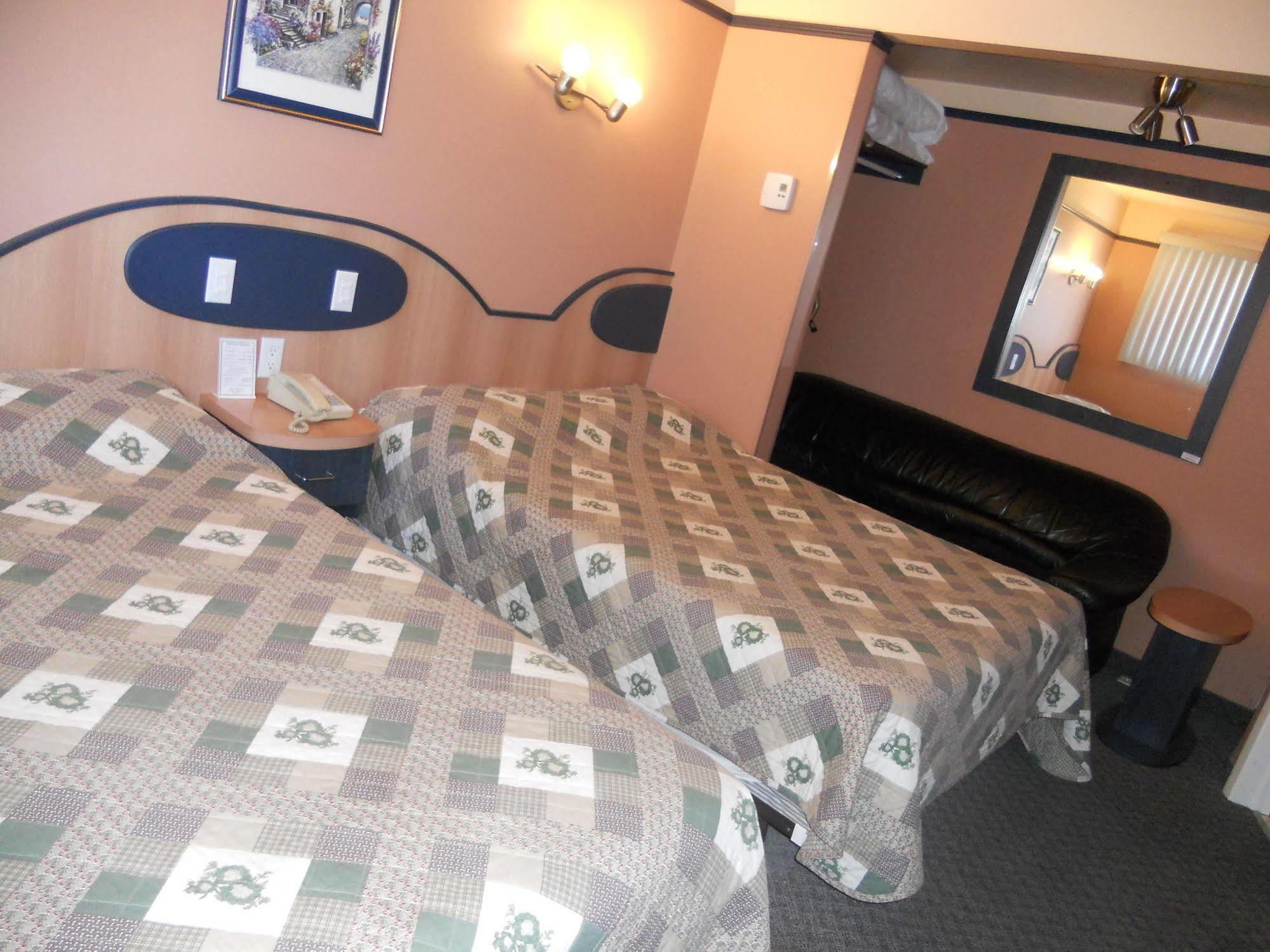 Motel Normandie Louiseville エクステリア 写真