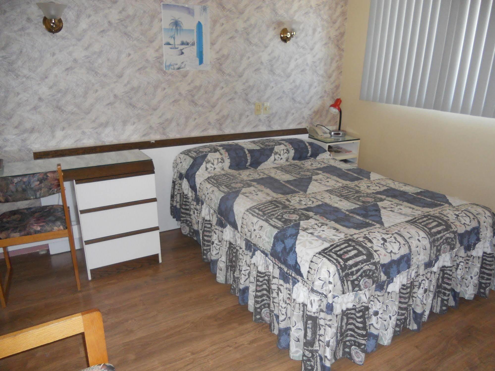 Motel Normandie Louiseville エクステリア 写真